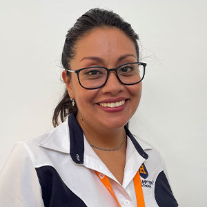 Miss Laura Elena González